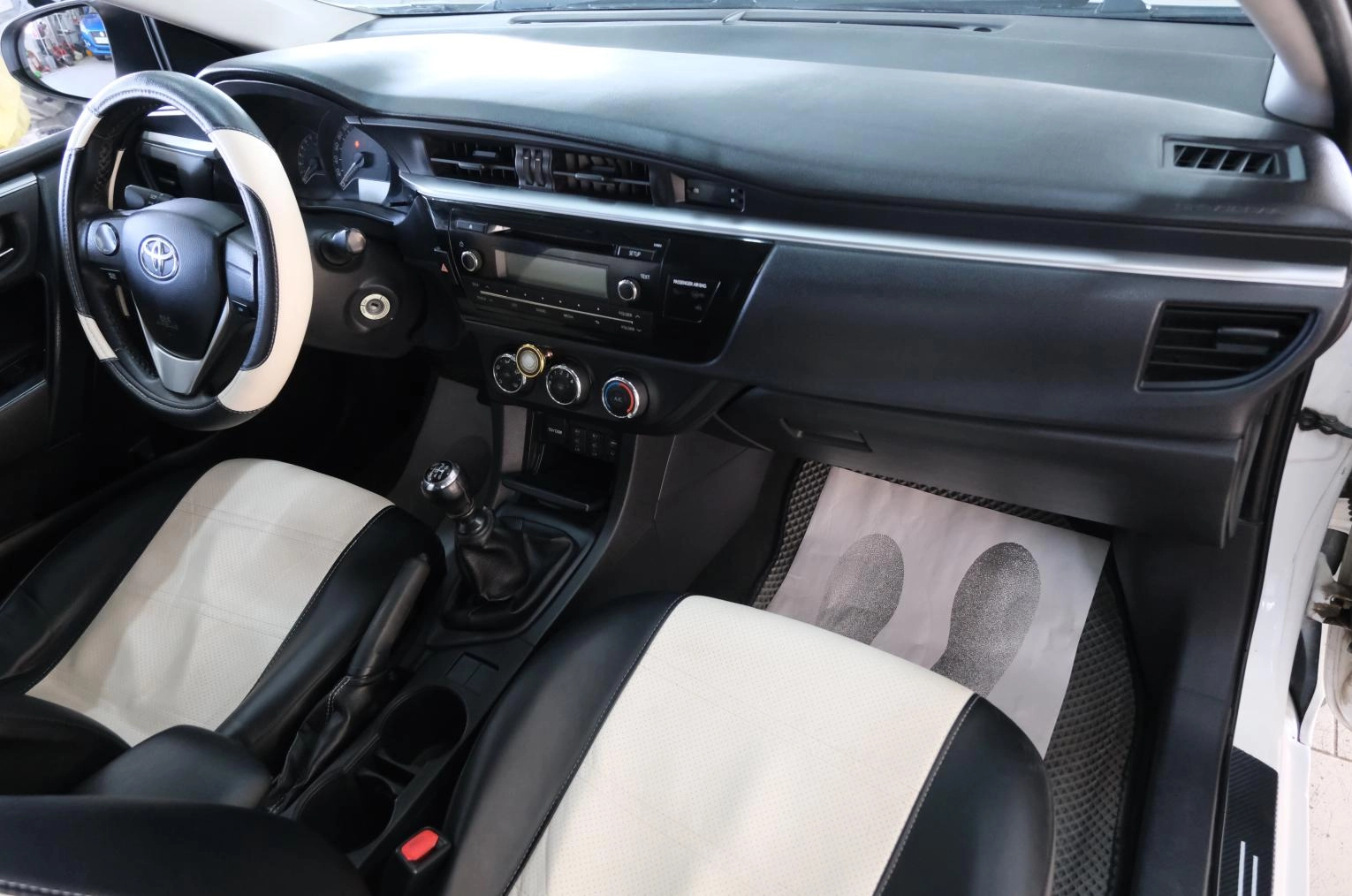 Toyota Corolla 19 из 23