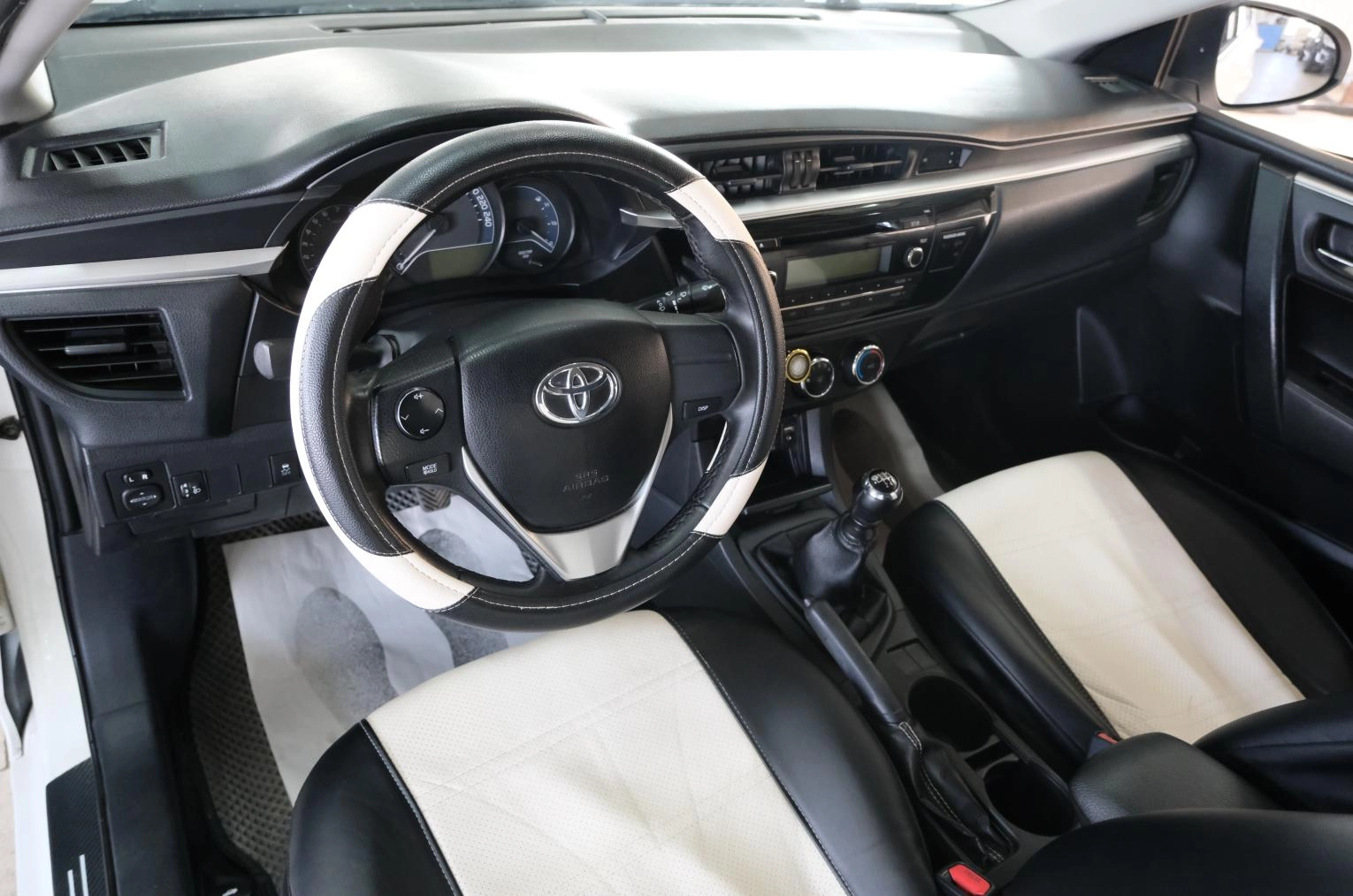 Toyota Corolla 10 из 23