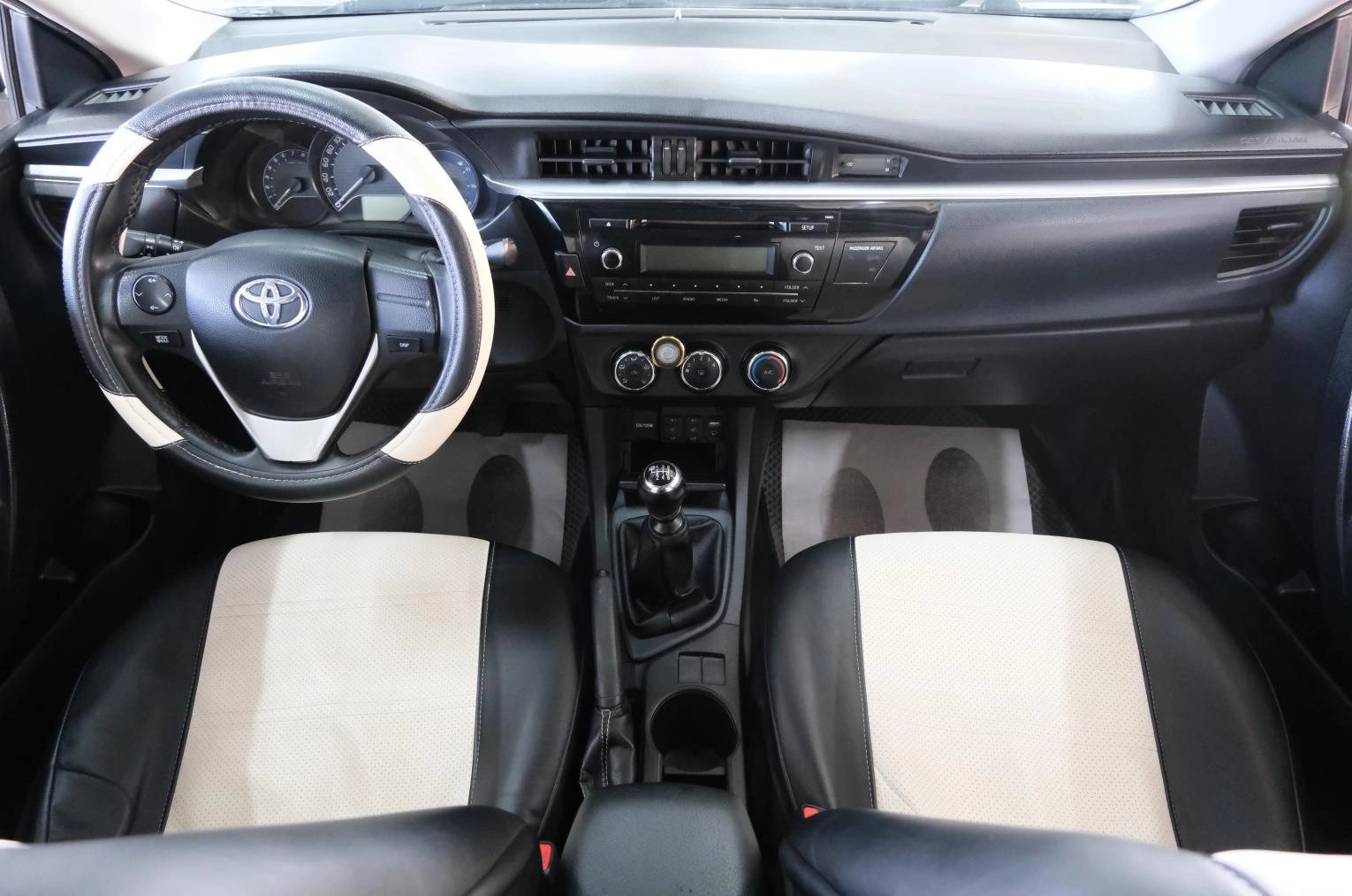 Toyota Corolla 13 из 23