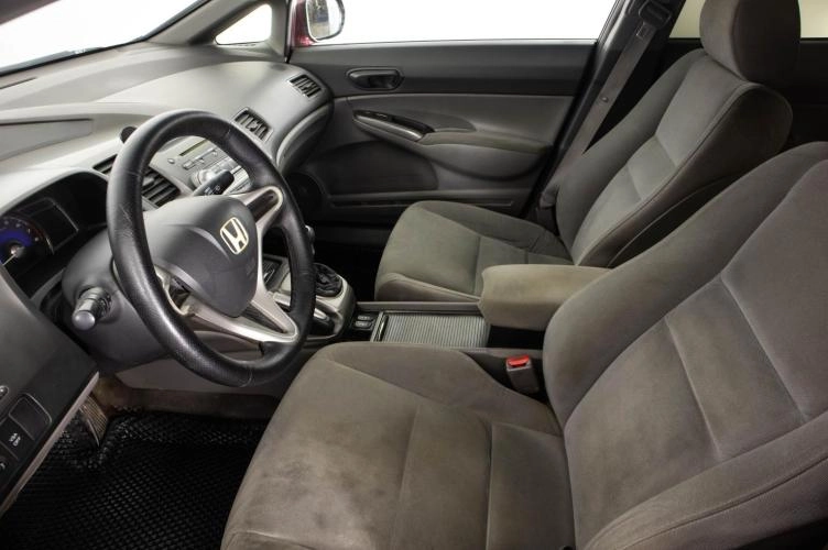 Honda Civic 8 из 19