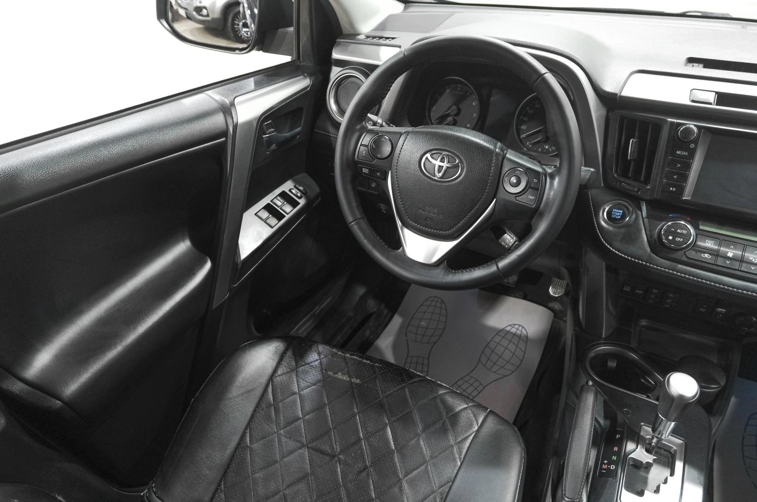 Toyota RAV4 9 из 26