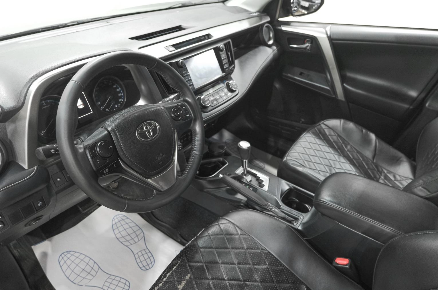 Toyota RAV4 8 из 26