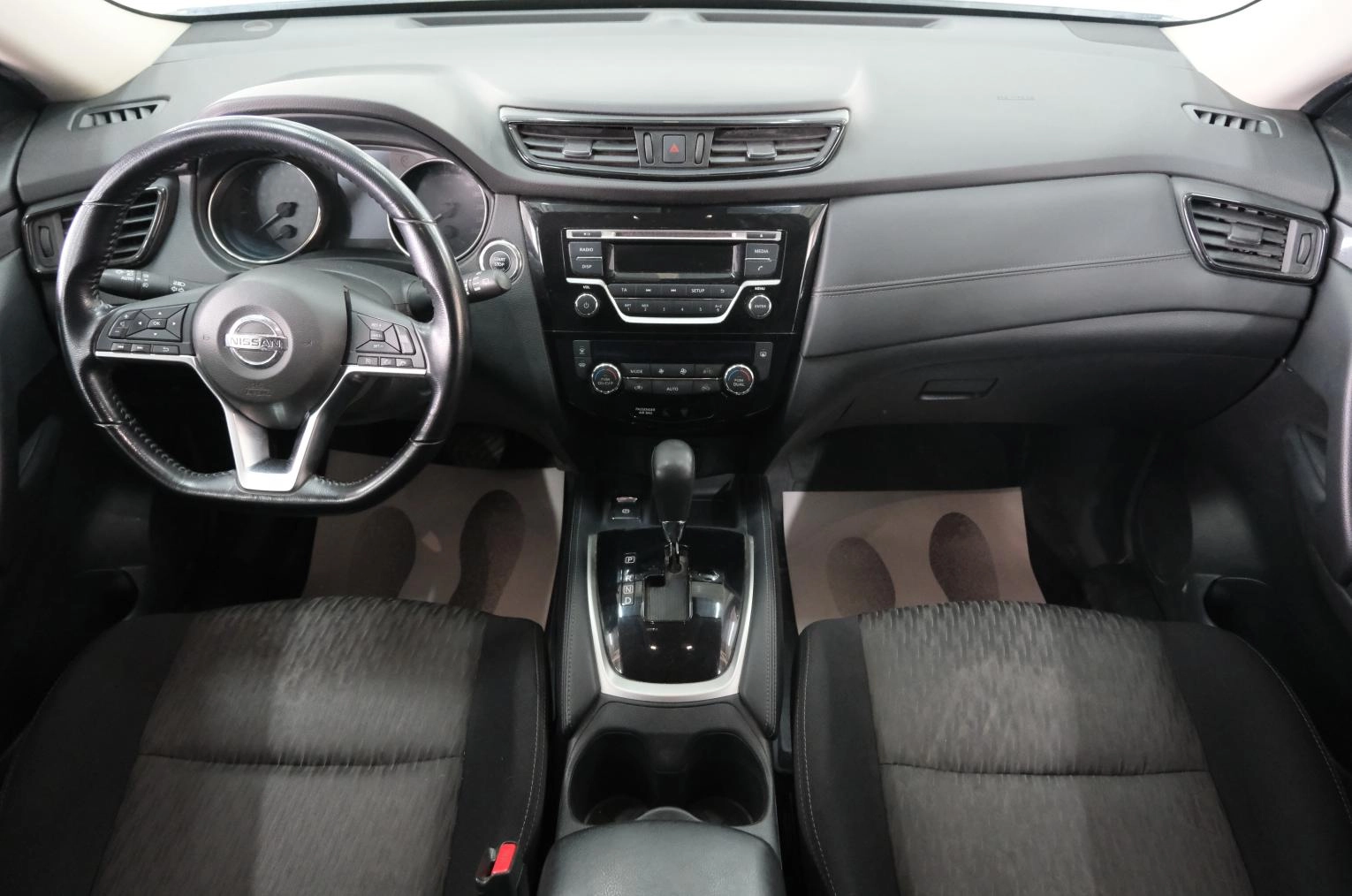 Nissan X-Trail 16 из 23