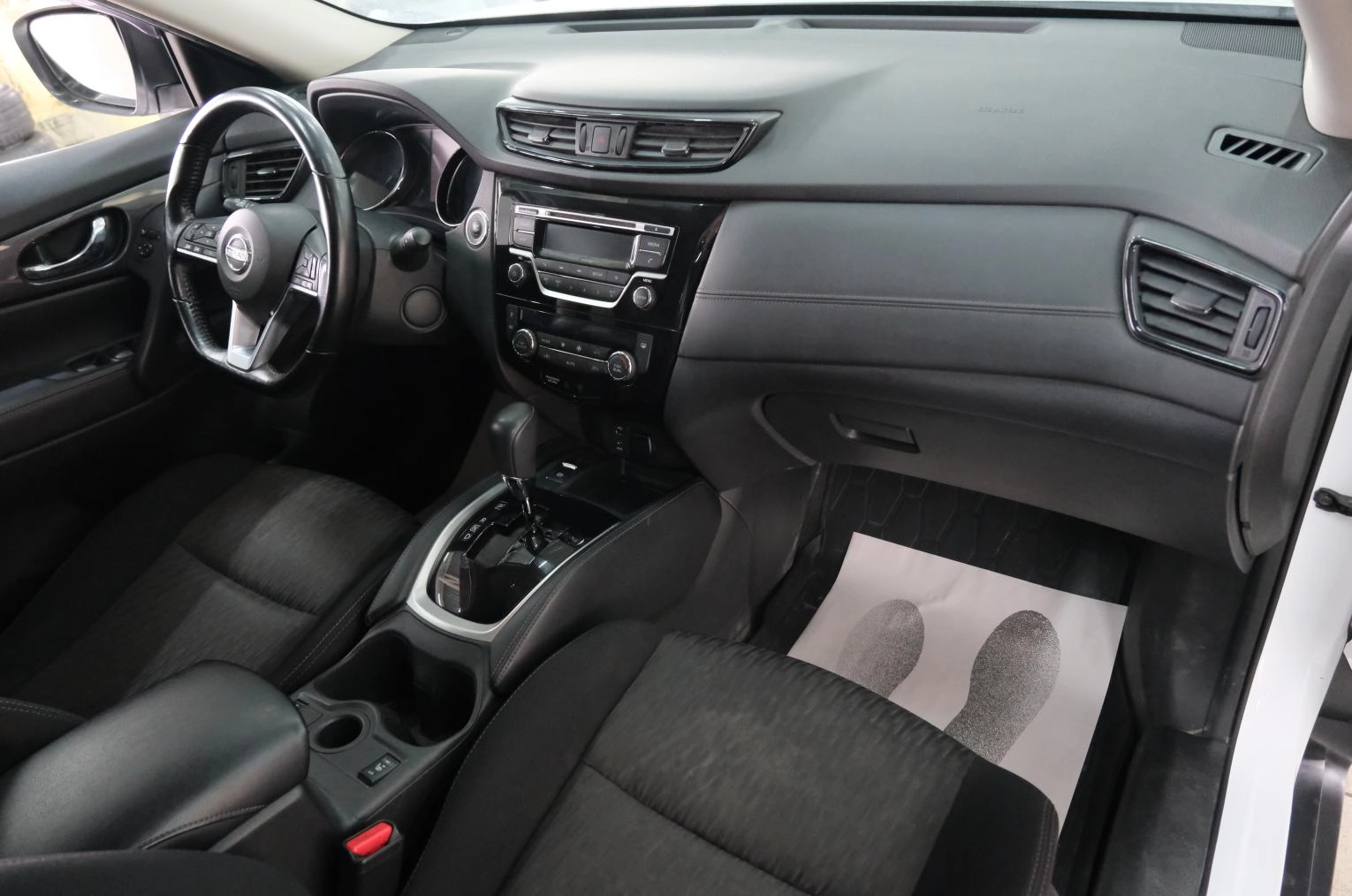 Nissan X-Trail 18 из 23