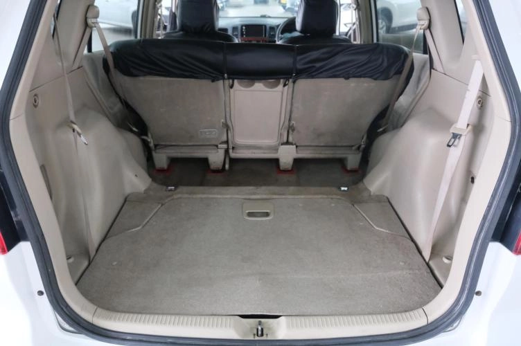 Toyota Corolla Spacio 22 из 22