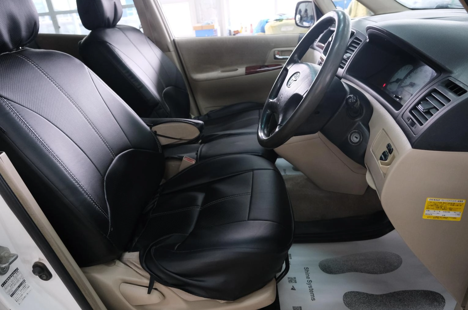 Toyota Corolla Spacio 7 из 22