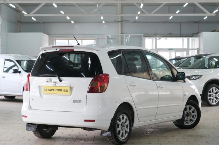 Toyota Corolla Spacio 6 из 22