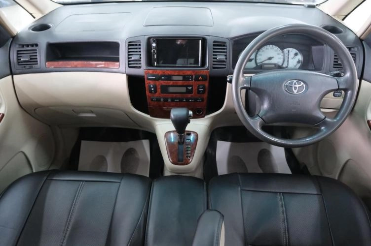 Toyota Corolla Spacio 13 из 22