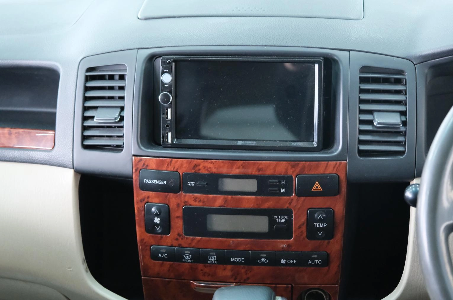 Toyota Corolla Spacio 15 из 22