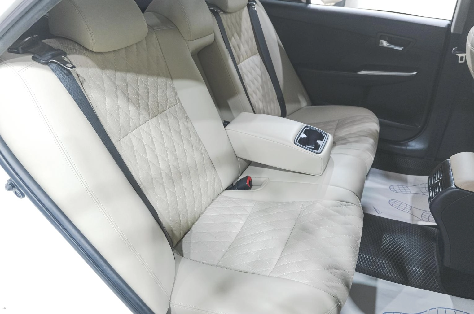 Toyota Camry 24 из 27