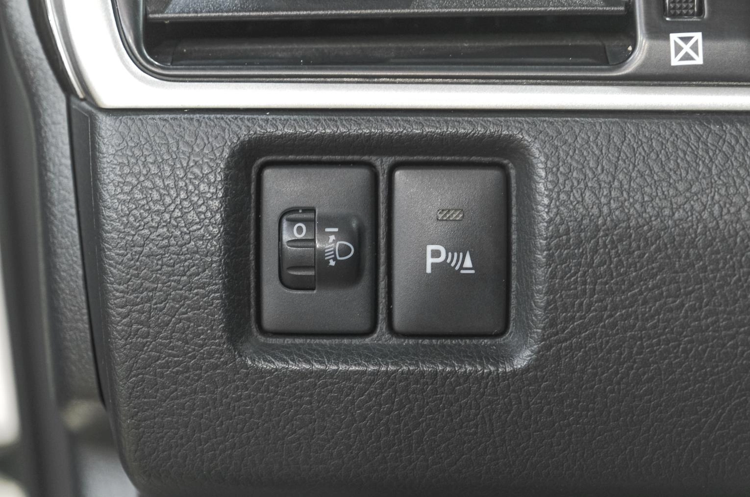 Toyota Camry 18 из 27