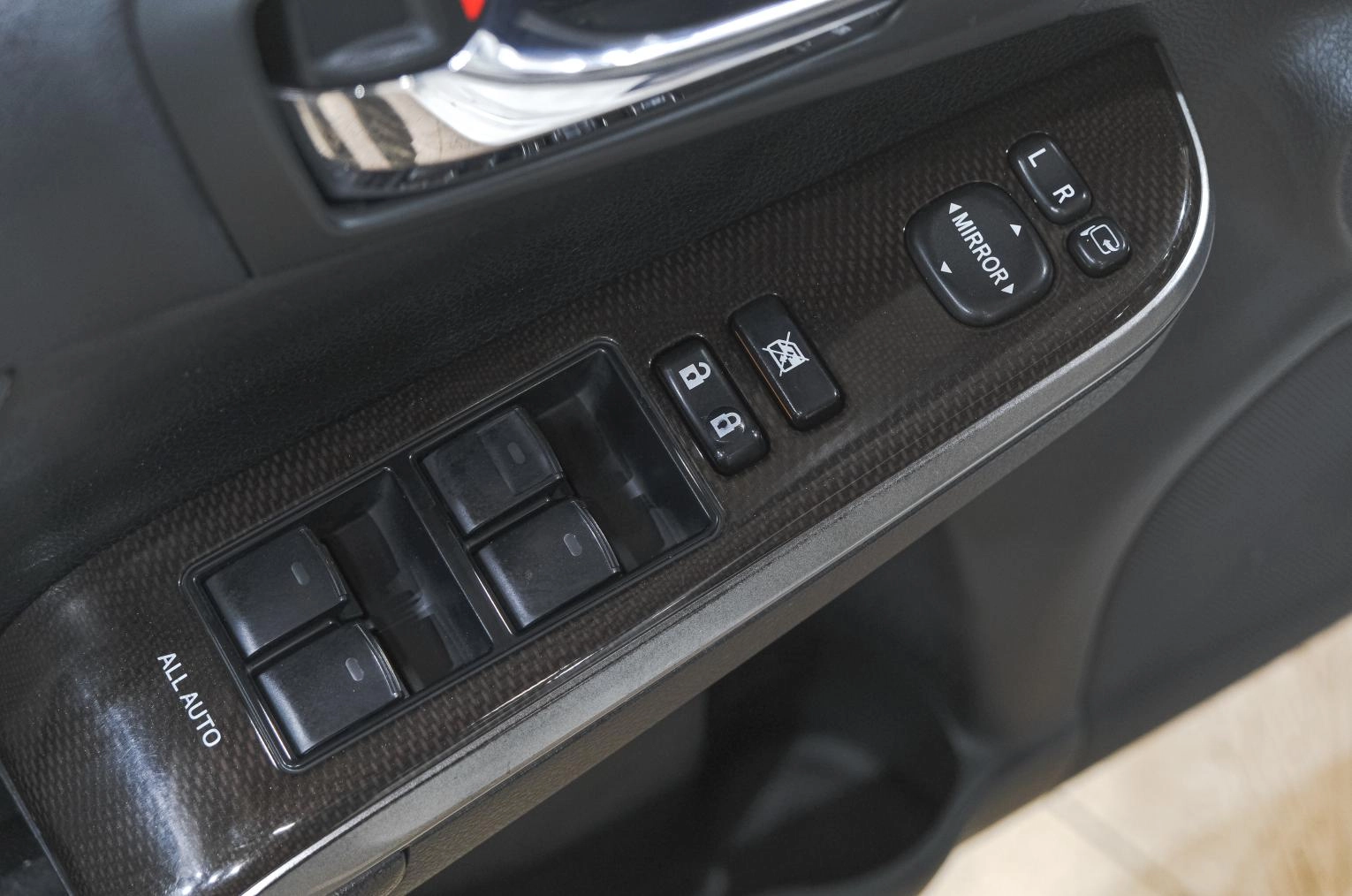 Toyota Camry 17 из 27