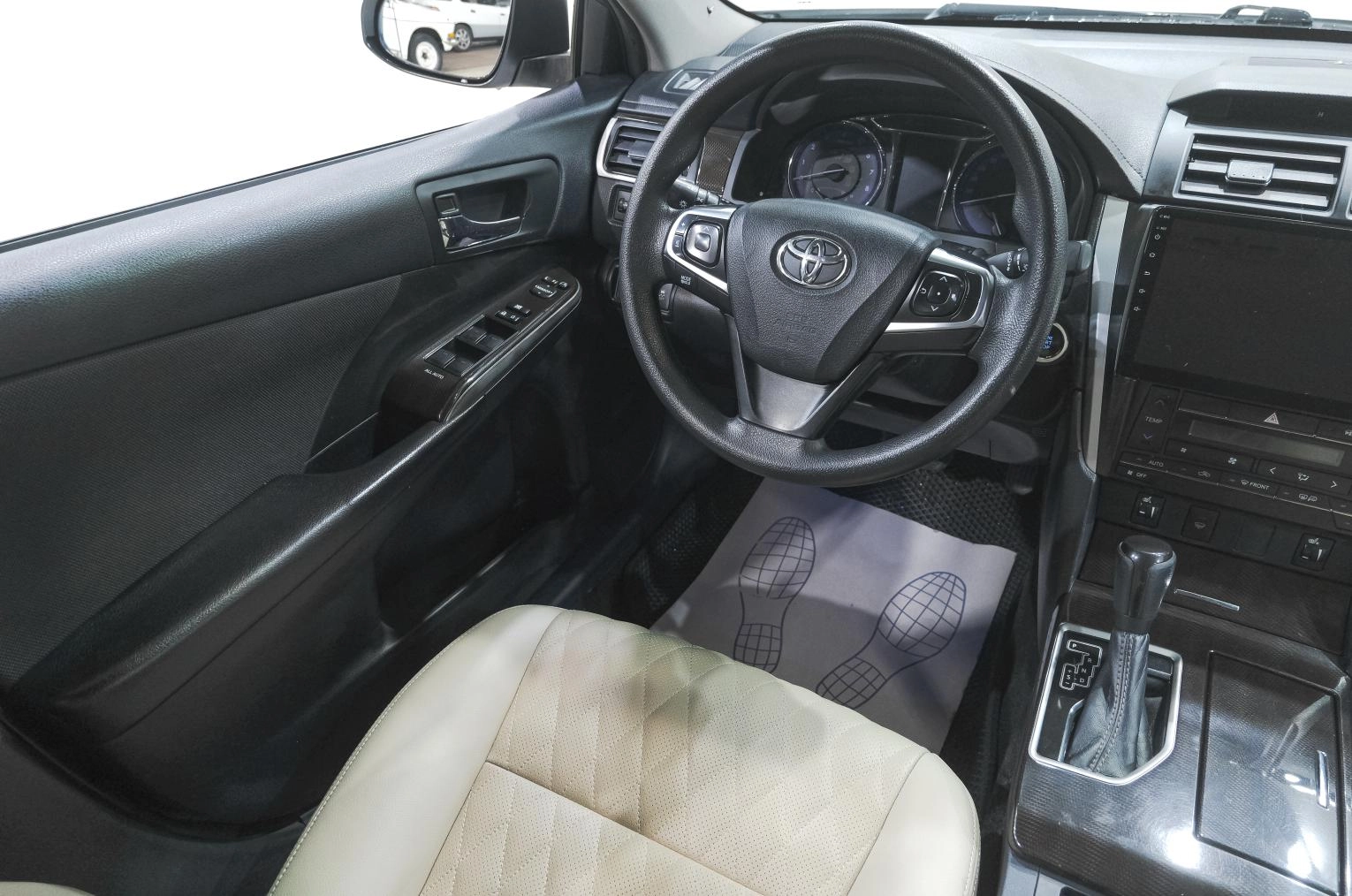 Toyota Camry 10 из 27