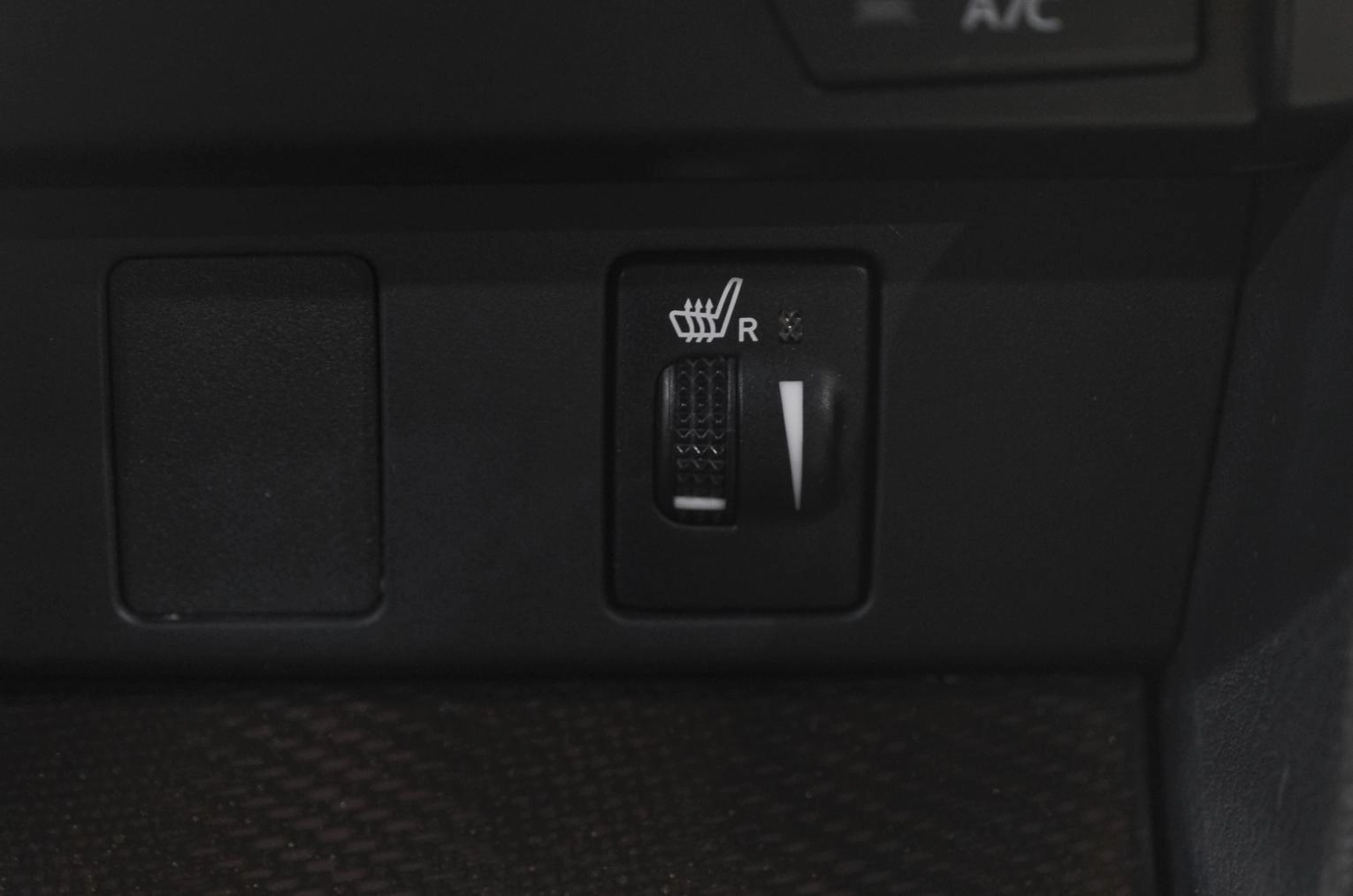 Toyota Camry 16 из 27