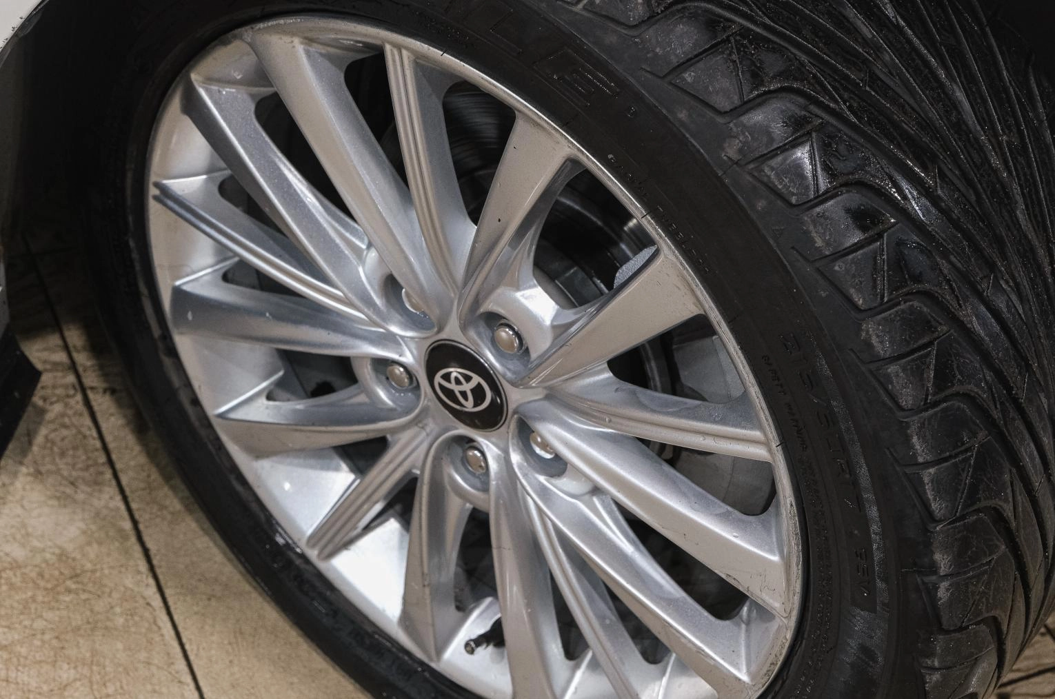 Toyota Camry 27 из 27