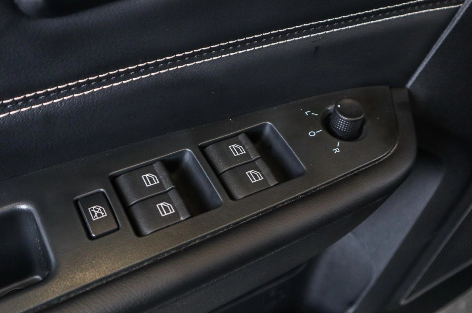 FAW Besturn X40 8 из 17