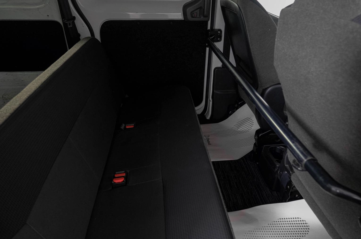 Nissan NV200 10 из 18