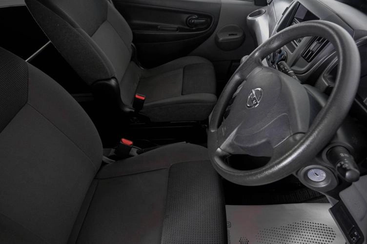 Nissan NV200 11 из 18