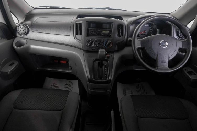Nissan NV200 13 из 18