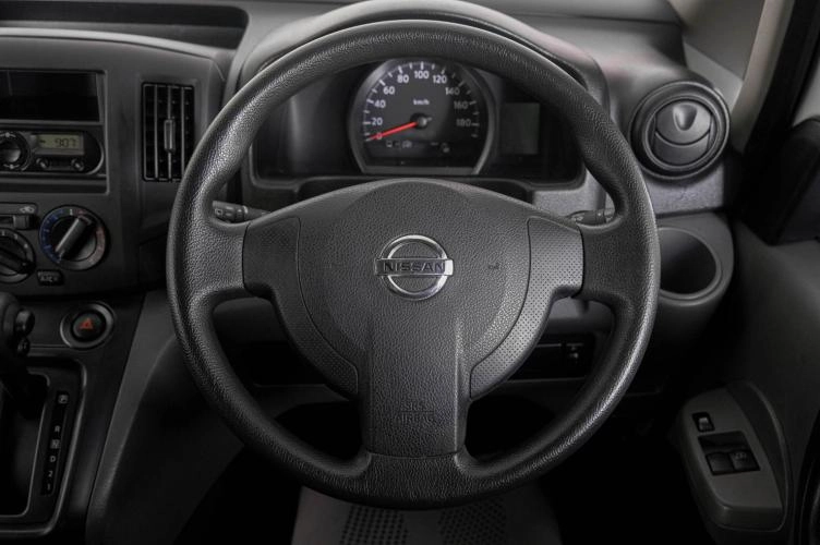 Nissan NV200 15 из 18