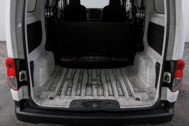 Nissan NV200 7 из 18