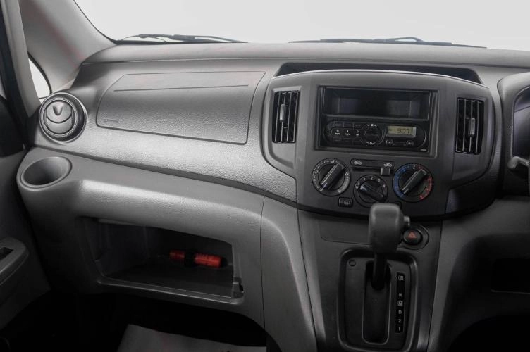 Nissan NV200 12 из 18