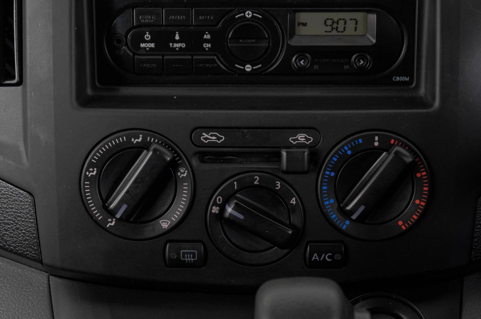 Nissan NV200 16 из 18