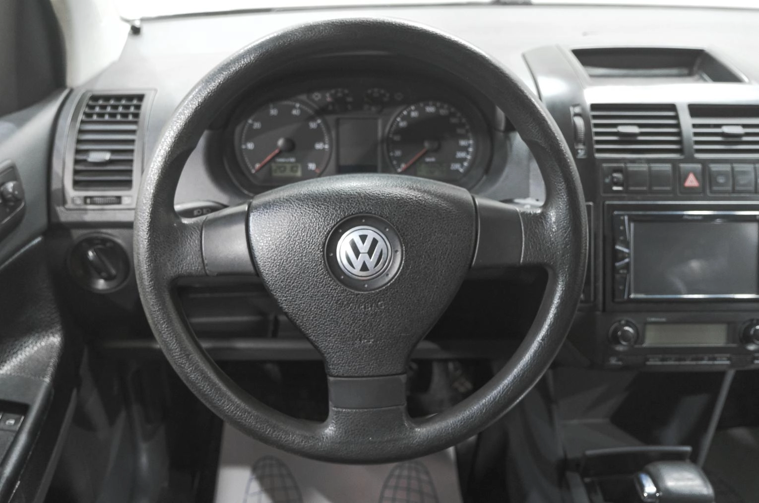 Volkswagen Polo 12 из 21