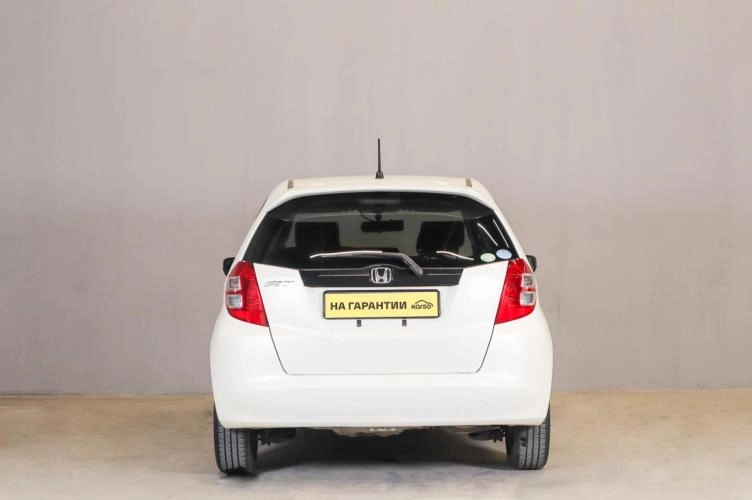 Honda Fit 5 из 6