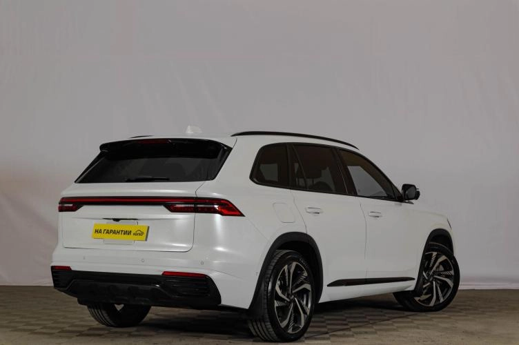 Geely Monjaro 4 из 5