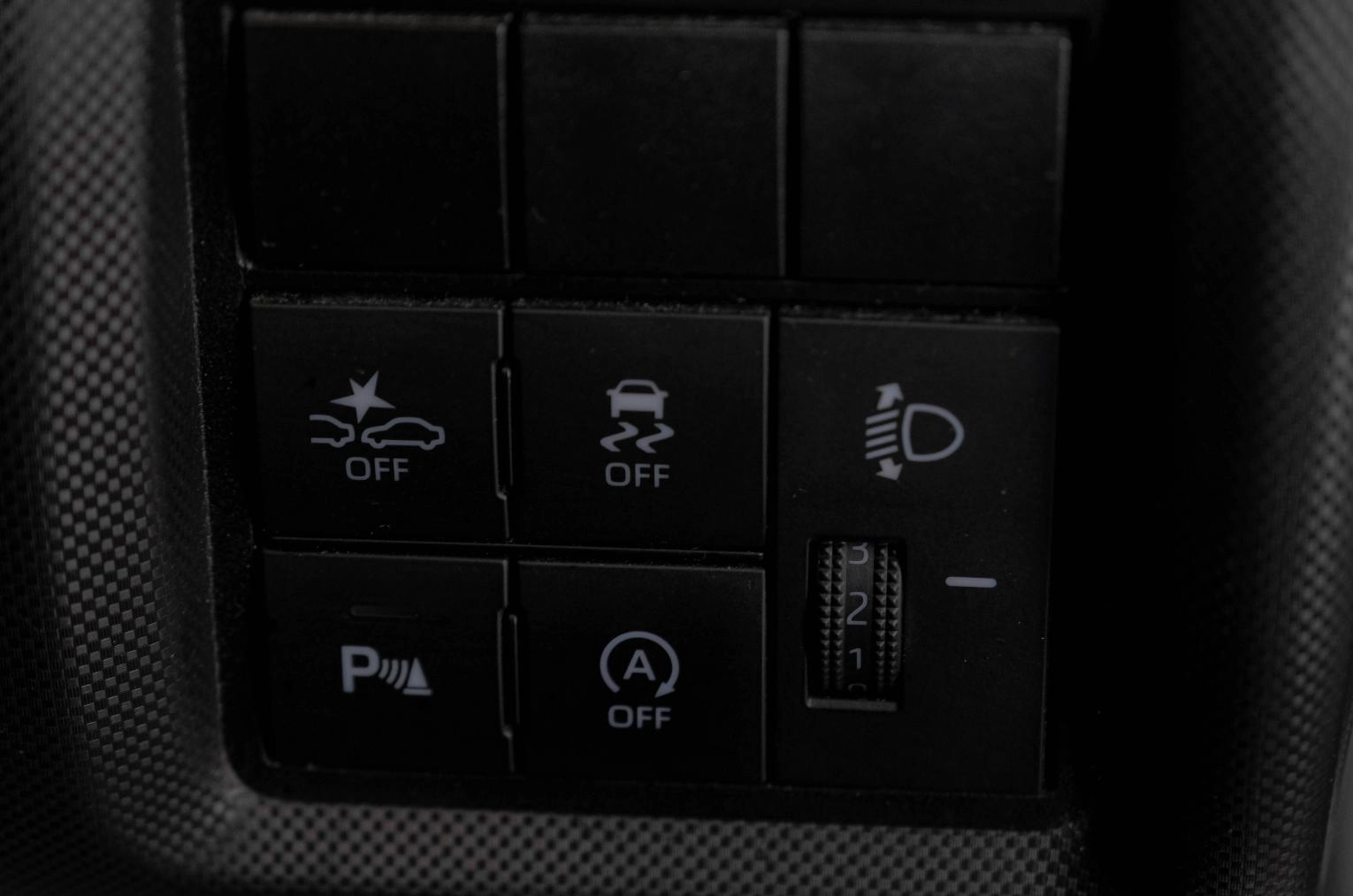 Toyota Raize 19 из 20