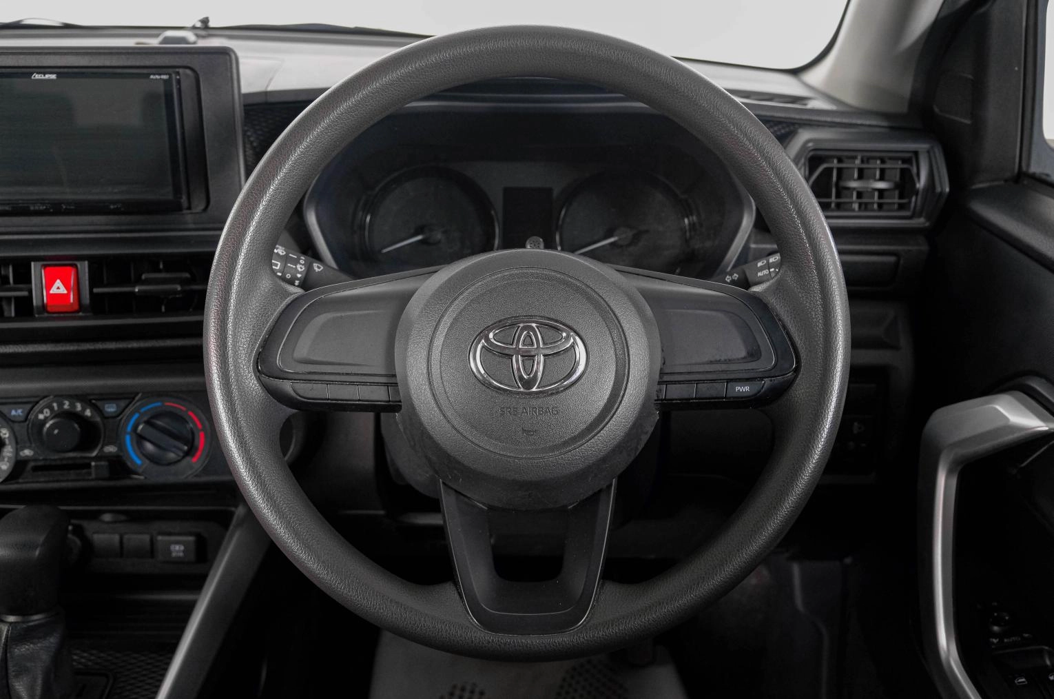 Toyota Raize 15 из 20