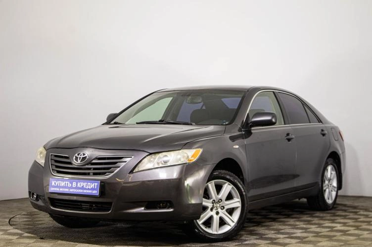 Toyota Camry 3 из 5