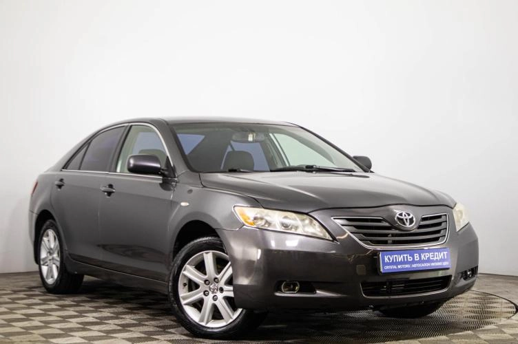 Toyota Camry 1 из 5