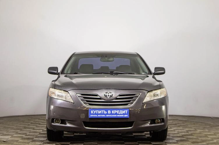 Toyota Camry 2 из 5