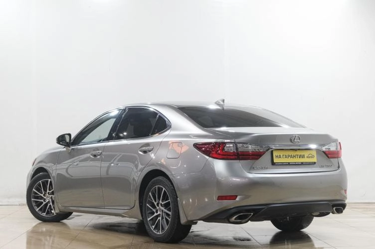 Lexus ES 4 из 5