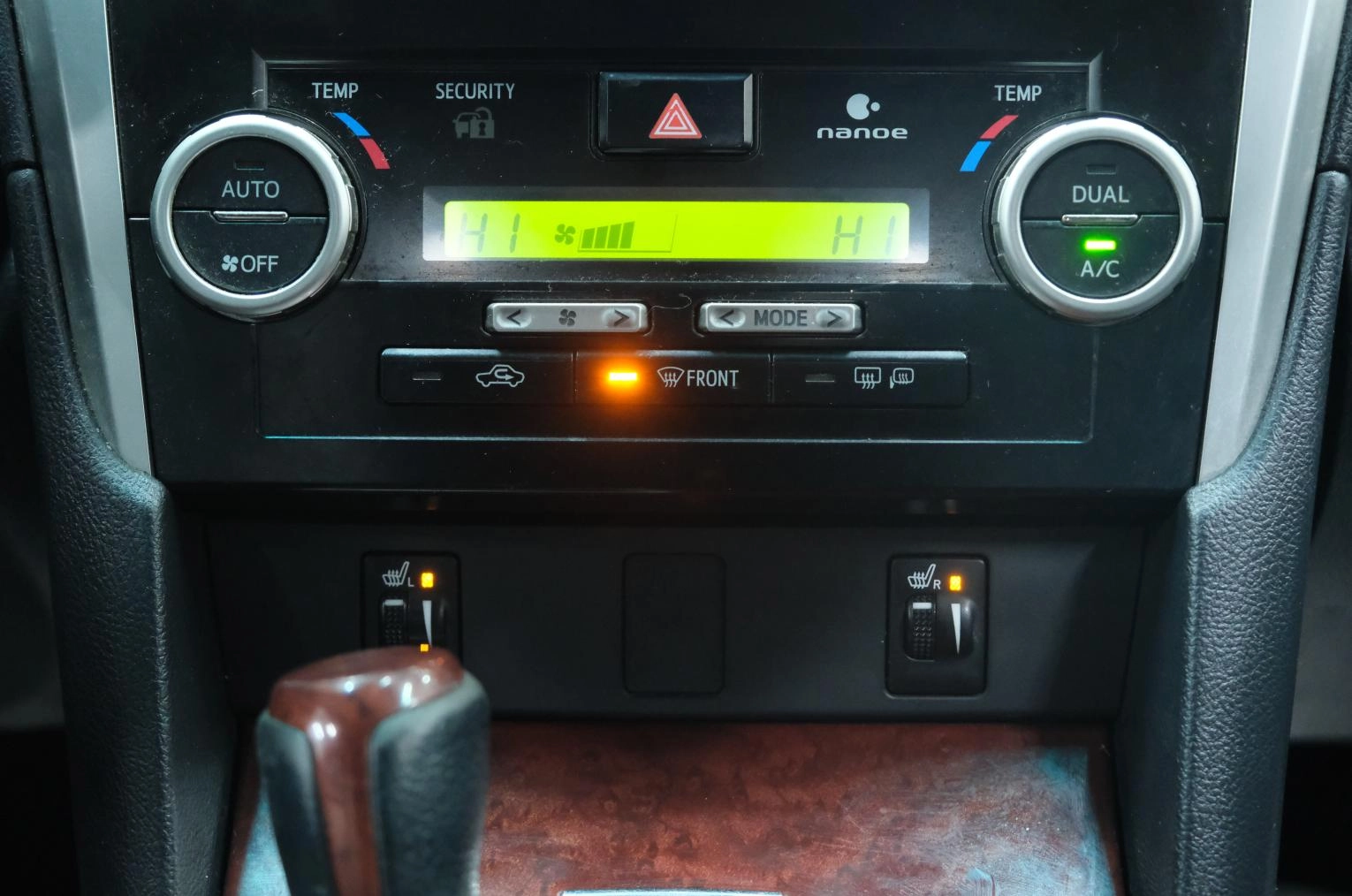 Toyota Camry 16 из 23