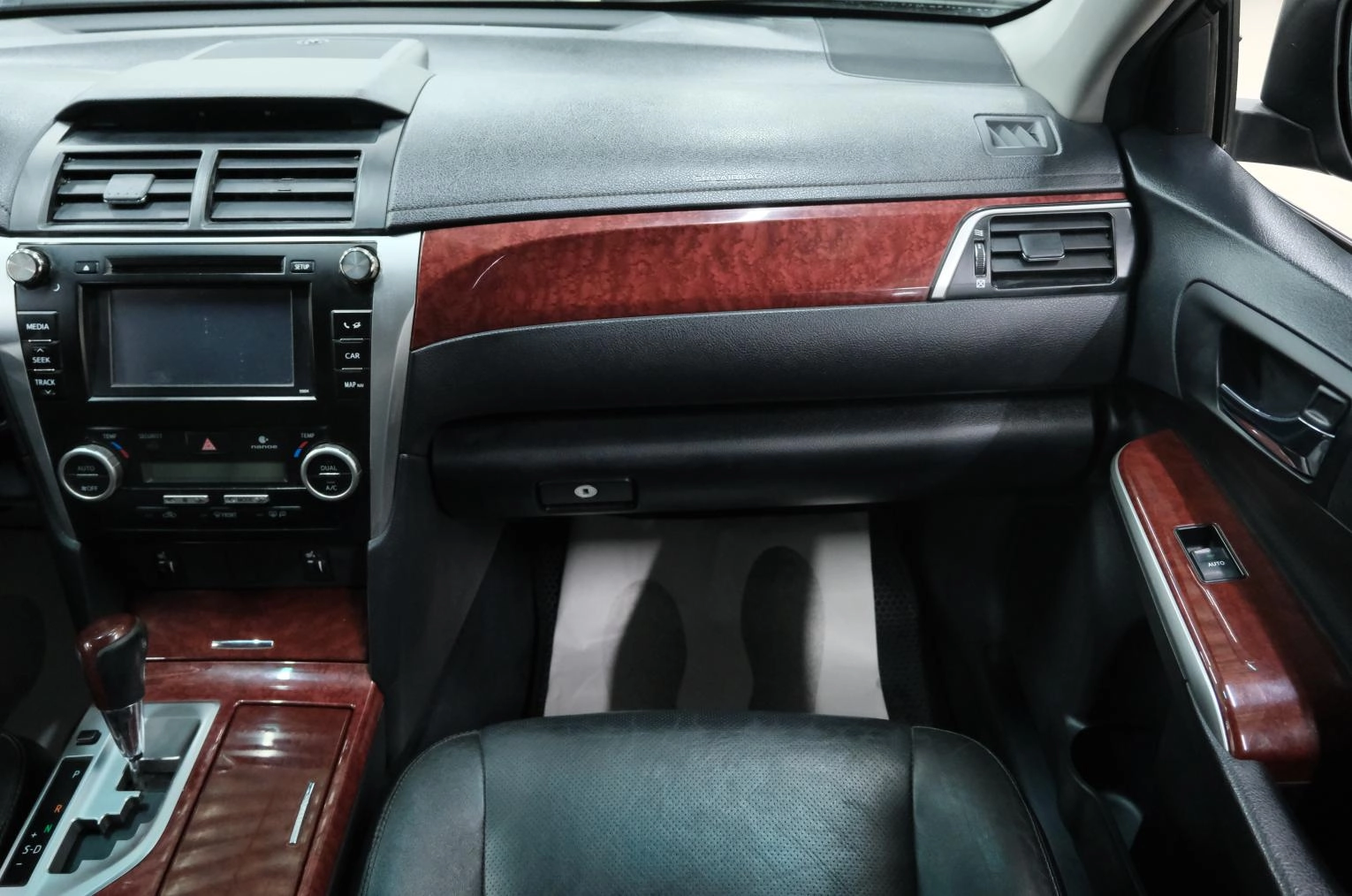 Toyota Camry 18 из 23