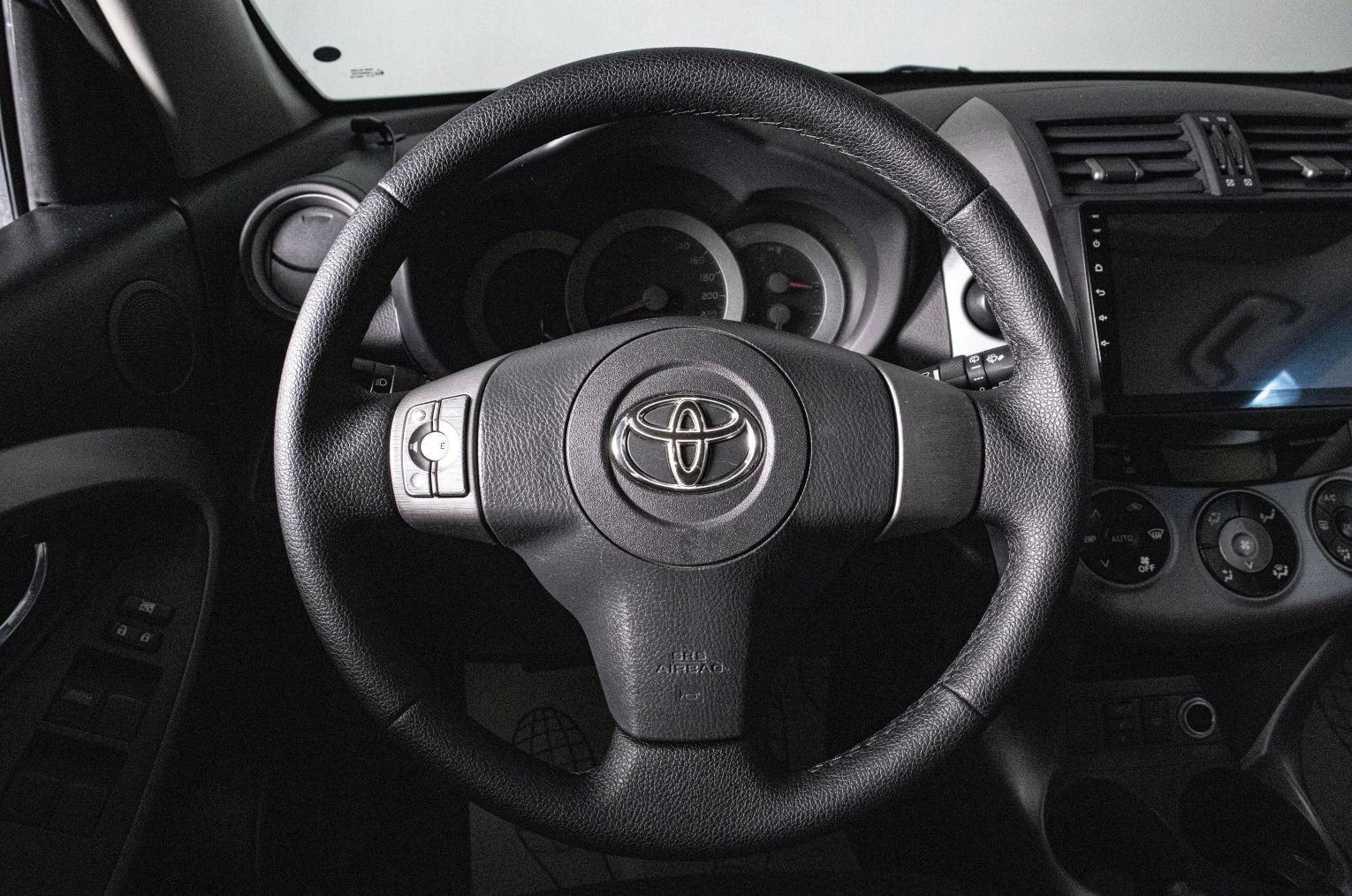 Toyota RAV4 11 из 18