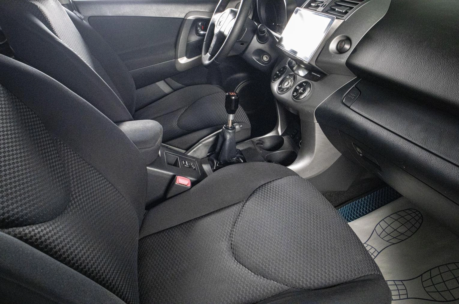 Toyota RAV4 9 из 18