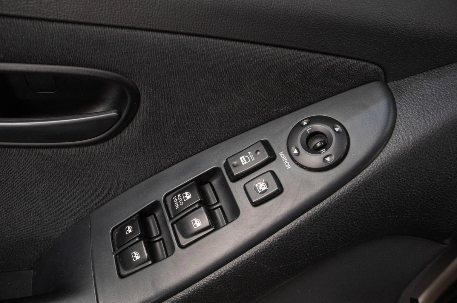 Hyundai Elantra 8 из 17