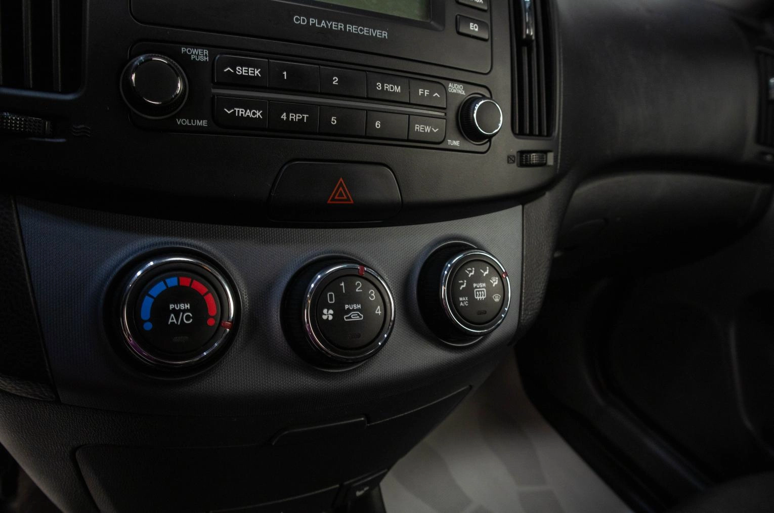 Hyundai Elantra 13 из 17