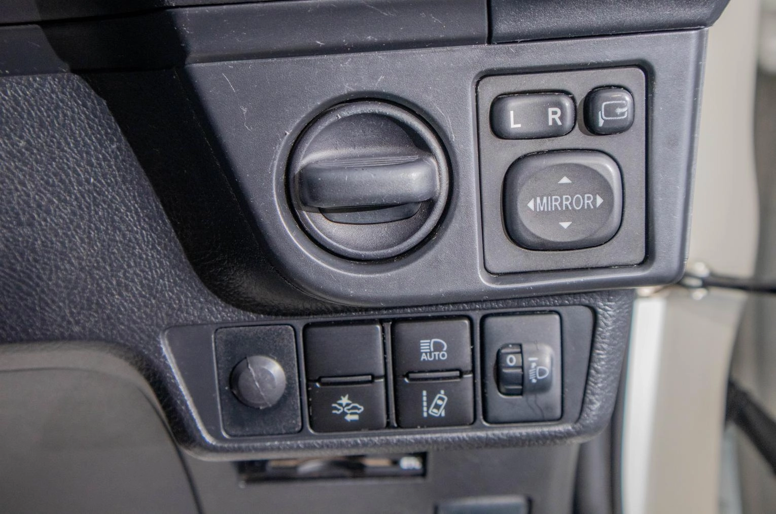 Toyota Corolla Axio 13 из 24