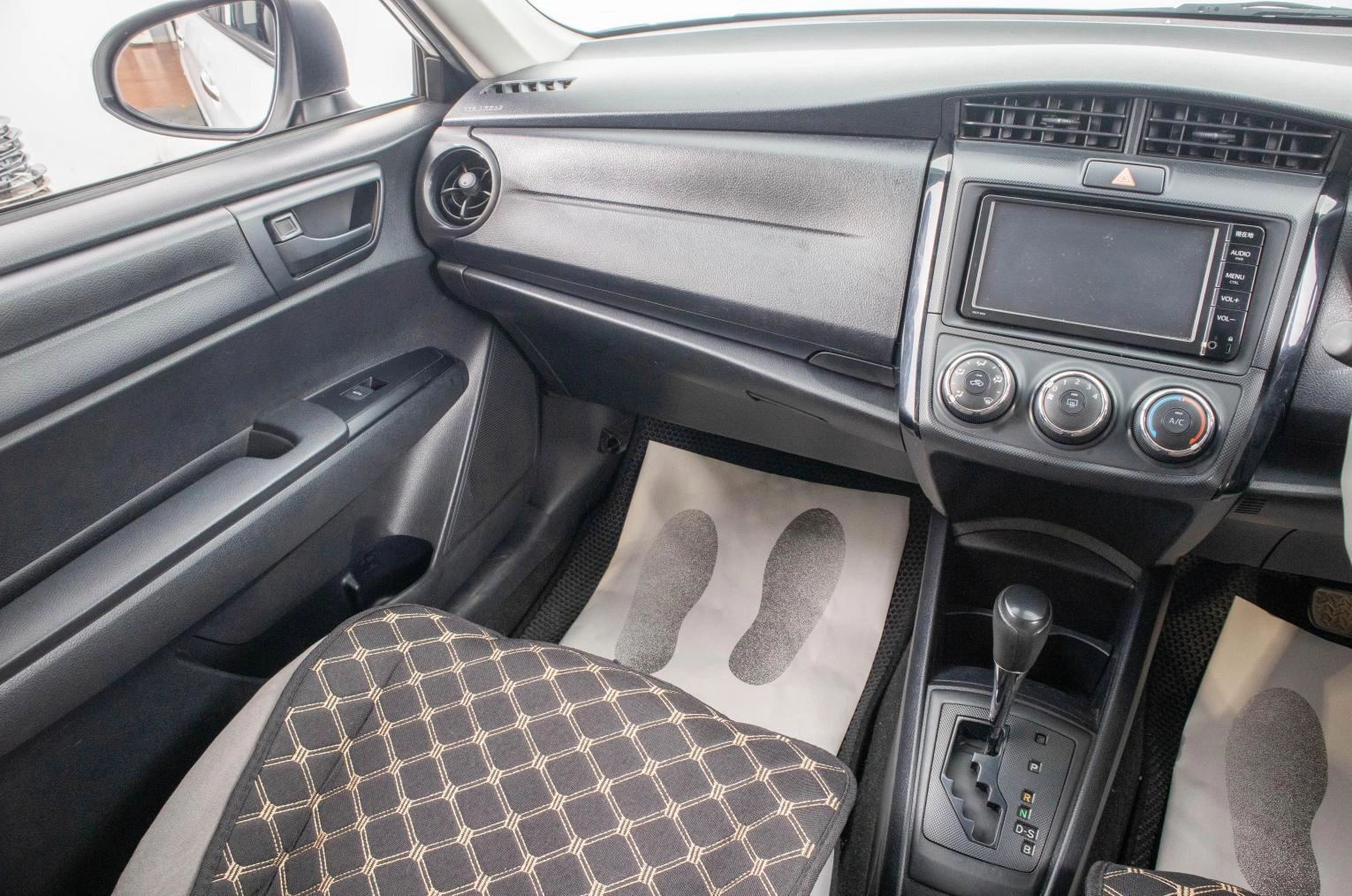 Toyota Corolla Axio 20 из 24