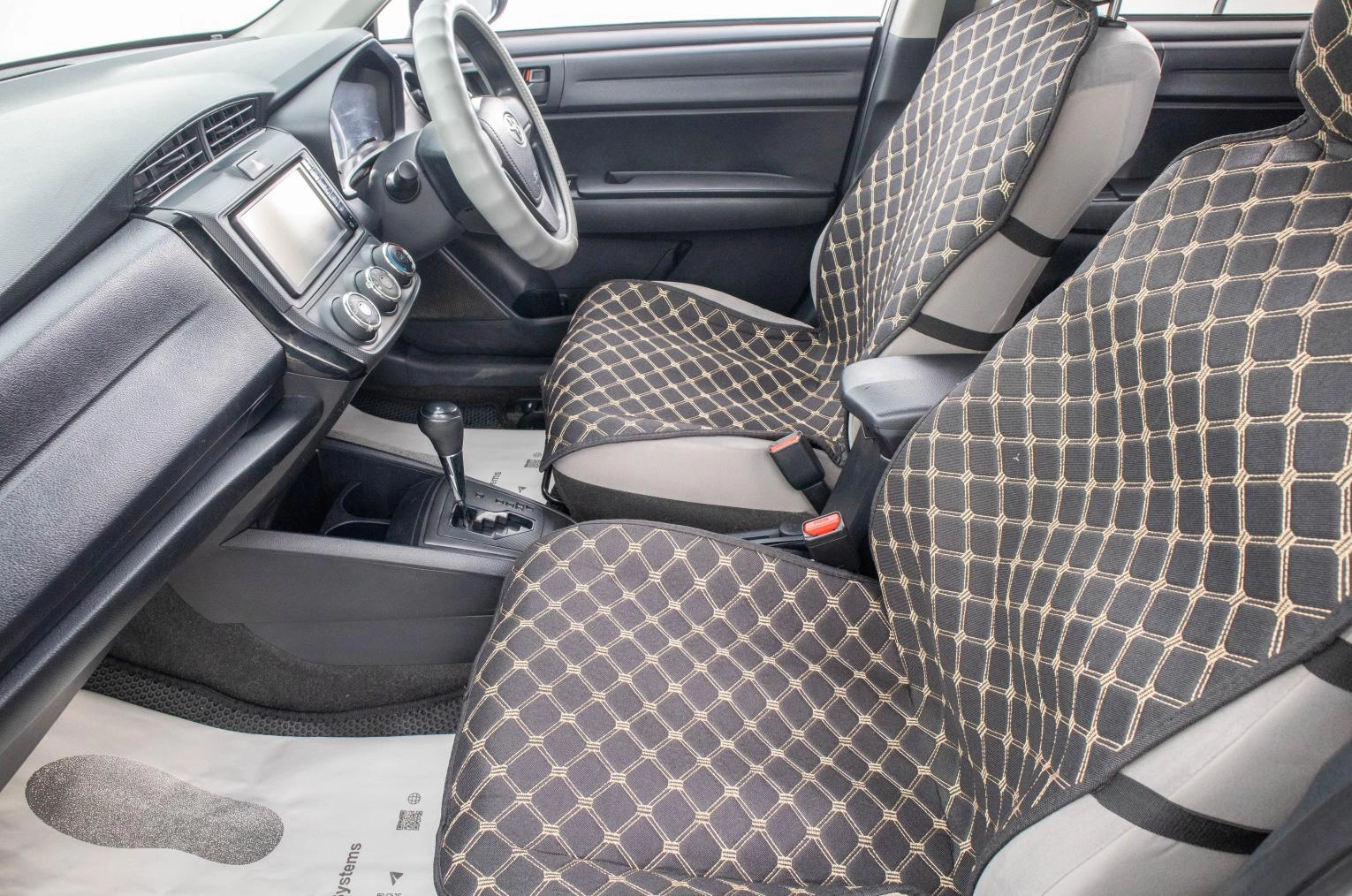 Toyota Corolla Axio 21 из 24