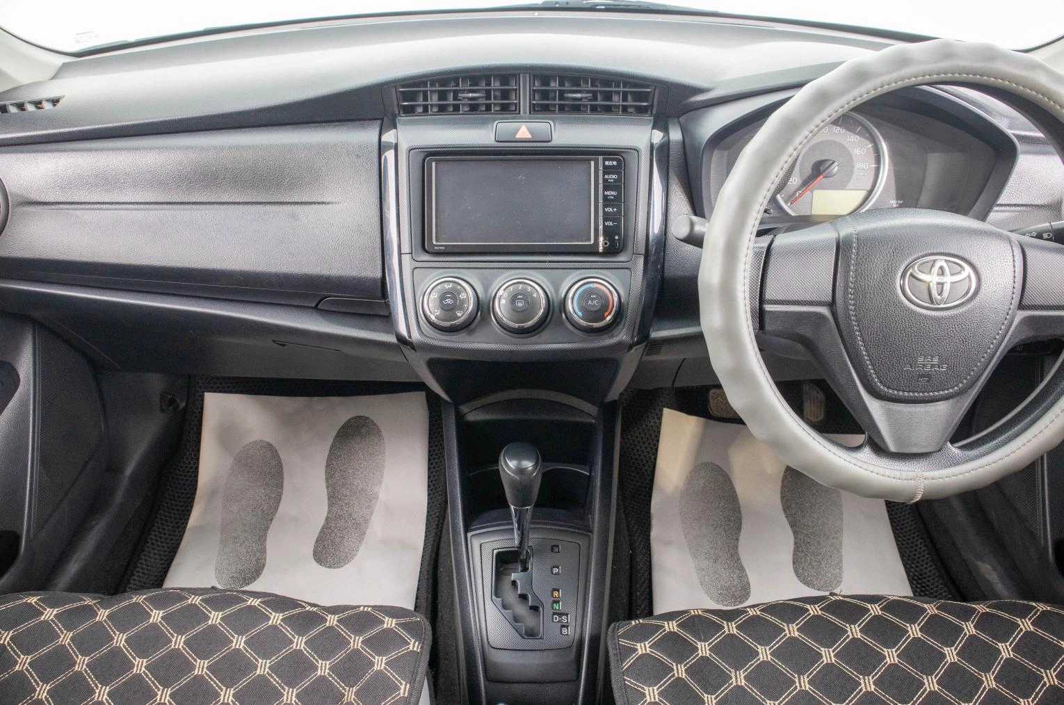 Toyota Corolla Axio 16 из 24