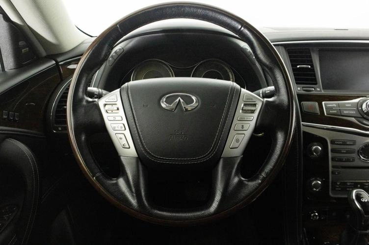 Infiniti QX80 15 из 22