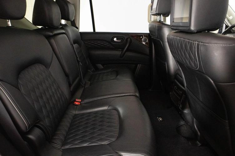 Infiniti QX80 10 из 22
