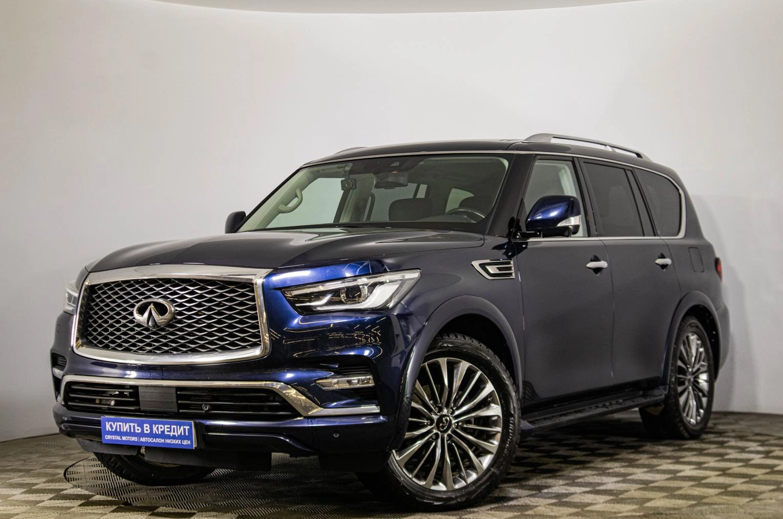 Infiniti QX80 3 из 22