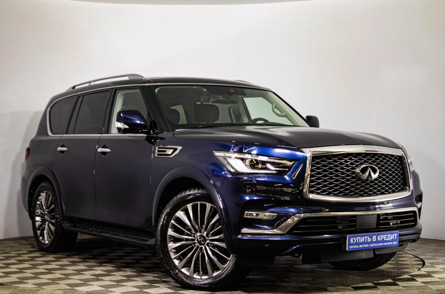 Infiniti QX80 1 из 22